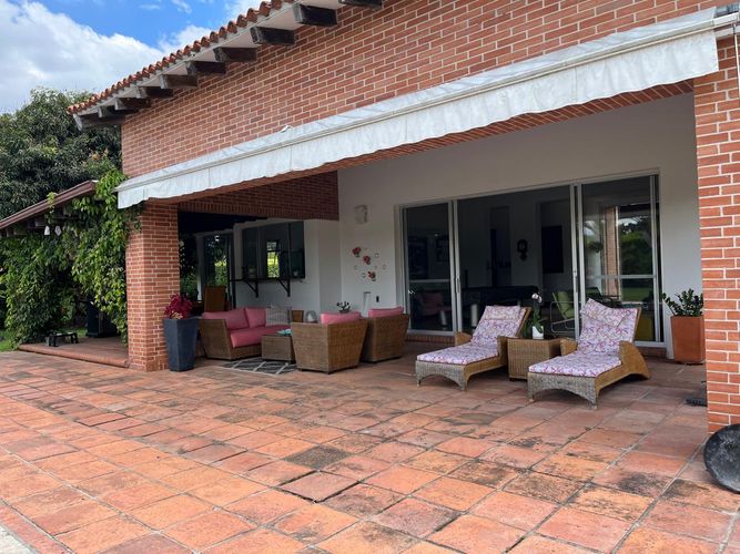 Casa de 4 alcobas en venta en El Guayabo, Armenia, 450 m² · foto 10 de 24