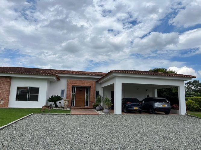 Casa de 4 alcobas en venta en El Guayabo, Armenia, 450 m² · foto 2 de 24