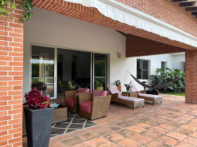 Casa de 4 alcobas en venta en El Guayabo, Armenia, 450 m² · foto 9 de 24