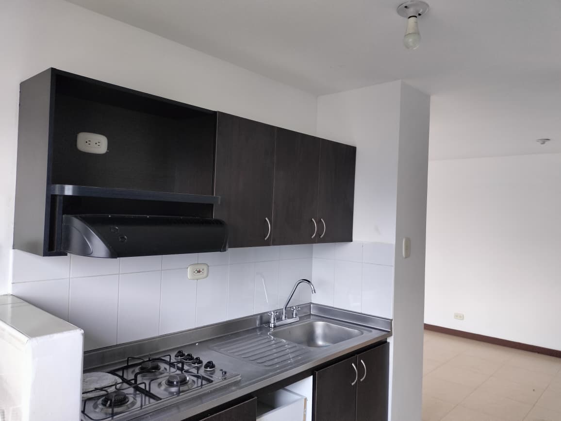 Apartamento en arriendo en El Poblado, Medellín · foto 4 de 15