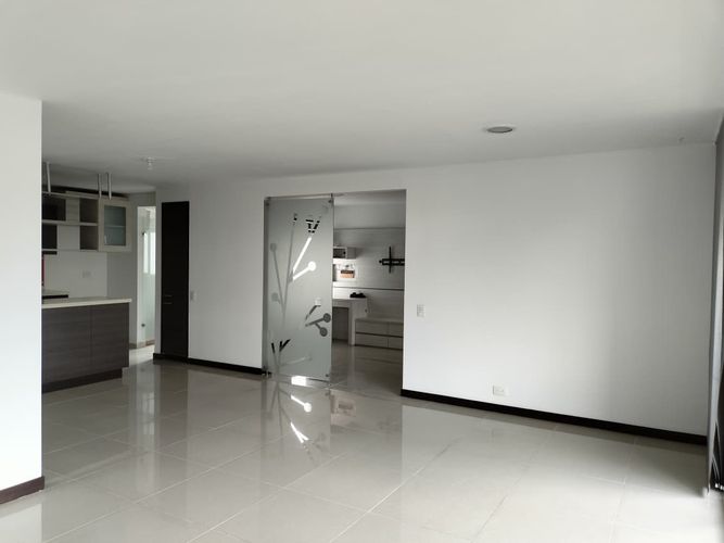 Apartamento en venta en El Poblado, Medellín · foto 7 de 19