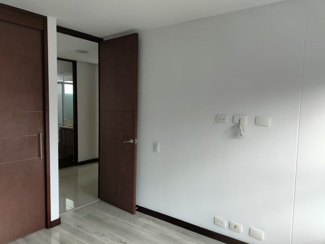 Apartamento en venta en El Poblado, Medellín · foto 9 de 19