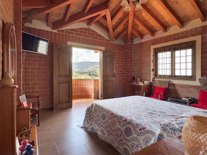 Finca en venta en La Alhambra, El Carmen de Viboral, 220 m² · foto 17 de 24