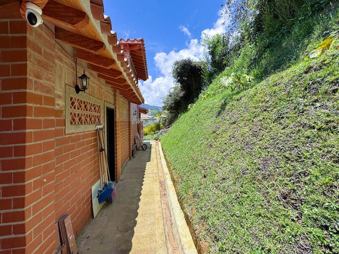 Finca en venta en La Alhambra, El Carmen de Viboral, 220 m² · foto 23 de 24