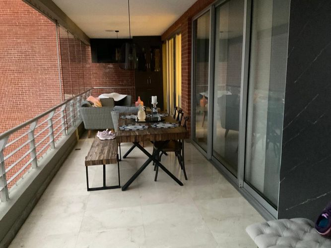 Apartamento de 4 alcobas en venta en Cristales, Cali, 200 m² · foto 2 de 15