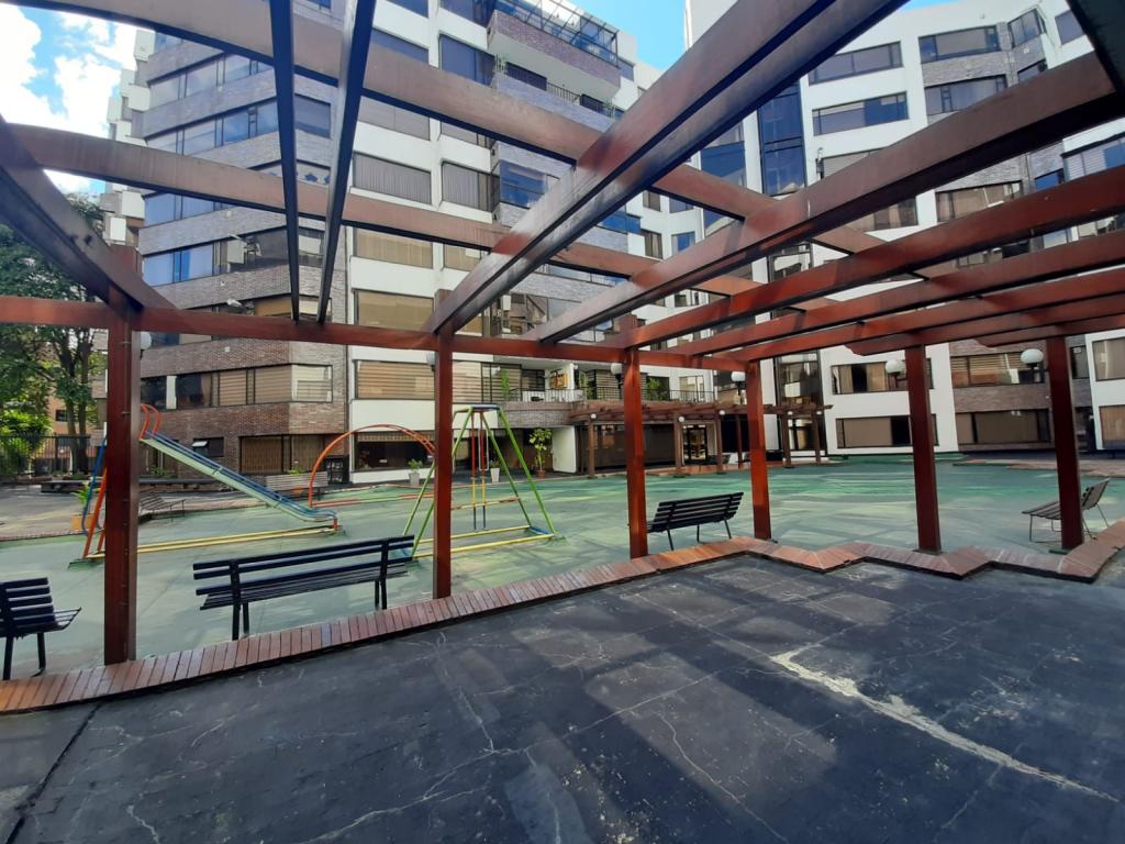Apartamento en venta en Santa Barbara, Bogotá · foto 6 de 24