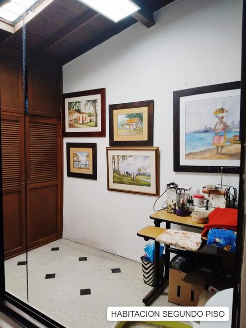 Casa de 5 alcobas en venta en Cristobal, Medellín, 308 m² · foto 11 de 18