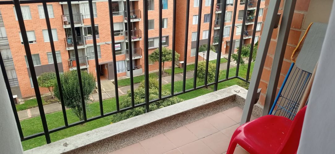 Apartamento de 3 alcobas en venta en Conjunto Residencial Zaragoza Ii, Madrid, 63 m² · foto 12 de 14