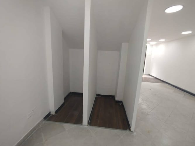Local en arriendo en San Benito, Medellín, 110 m² · foto 2 de 6