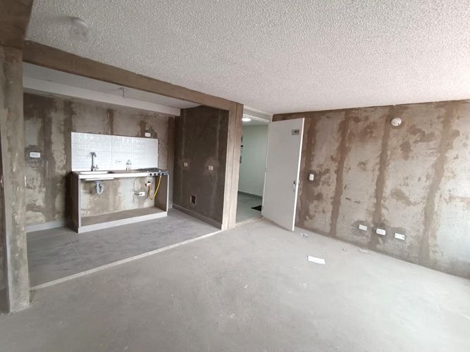 Apartamento de 2 alcobas en venta en San Pedro, Madrid, 56 m² · foto 3 de 19