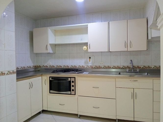 Casa de 3 alcobas en arriendo en La America, Medellín, 150 m² · foto 4 de 20