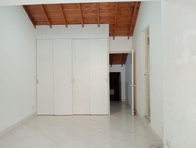 Casa de 3 alcobas en arriendo en La America, Medellín, 150 m² · foto 9 de 20