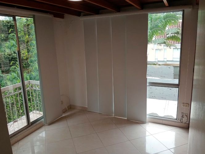 Casa de 3 alcobas en arriendo en La America, Medellín, 150 m² · foto 13 de 20