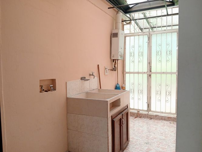 Casa de 3 alcobas en arriendo en La America, Medellín, 150 m² · foto 18 de 20
