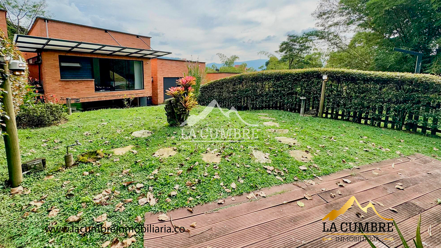 Casa de 3 alcobas en venta en Loma El Atravesado, Envigado, 200 m² · foto 4 de 13