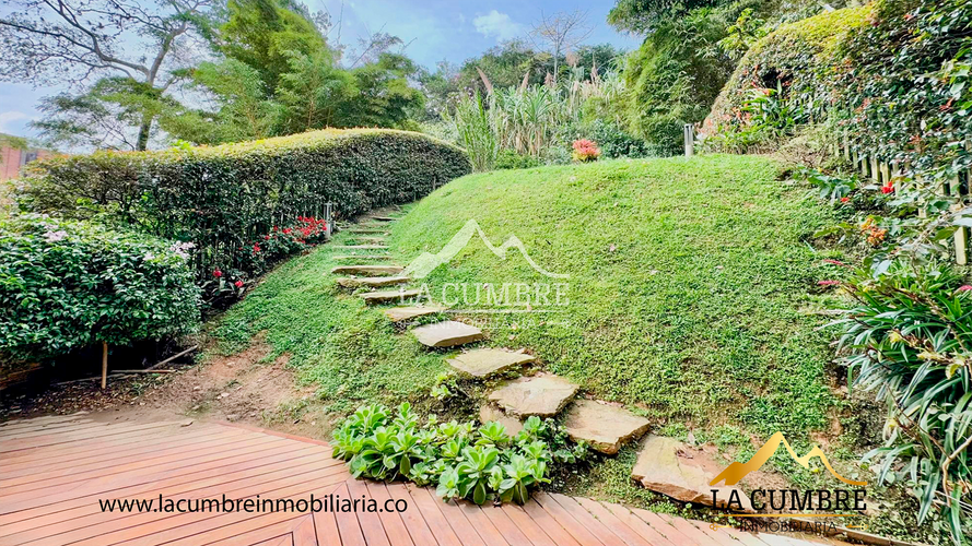 Casa de 3 alcobas en venta en Loma El Atravesado, Envigado, 200 m² · foto 6 de 13