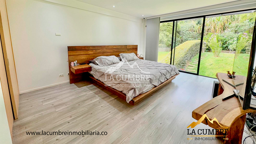 Casa de 3 alcobas en venta en Loma El Atravesado, Envigado, 200 m² · foto 7 de 13