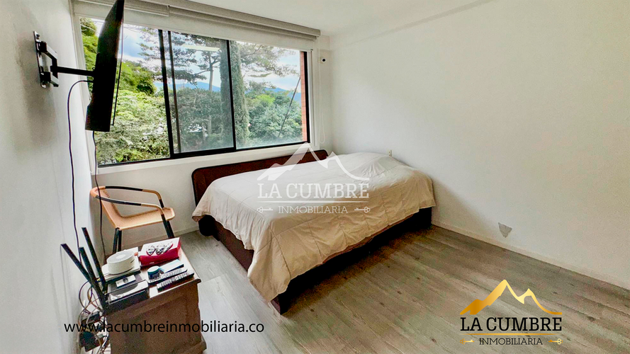 Casa de 3 alcobas en venta en Loma El Atravesado, Envigado, 200 m² · foto 10 de 13