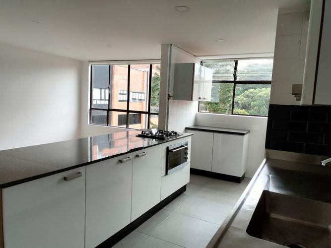 Apartamento de 3 alcobas en arriendo en El Poblado, Medellín, 134 m² · foto 9 de 20