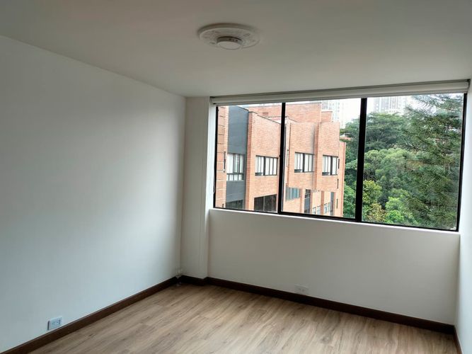 Apartamento de 3 alcobas en arriendo en El Poblado, Medellín, 134 m² · foto 3 de 20