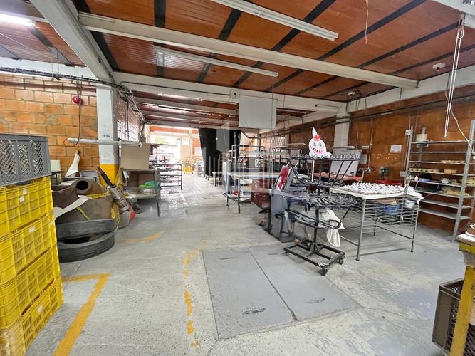 Bodega en venta en La Badea, Dosquebradas, 2856 m² · foto 3 de 10
