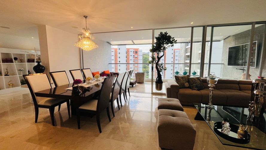 Apartamento de 3 alcobas en venta en Santa Teresita, Cali, 294 m² · foto 2 de 24