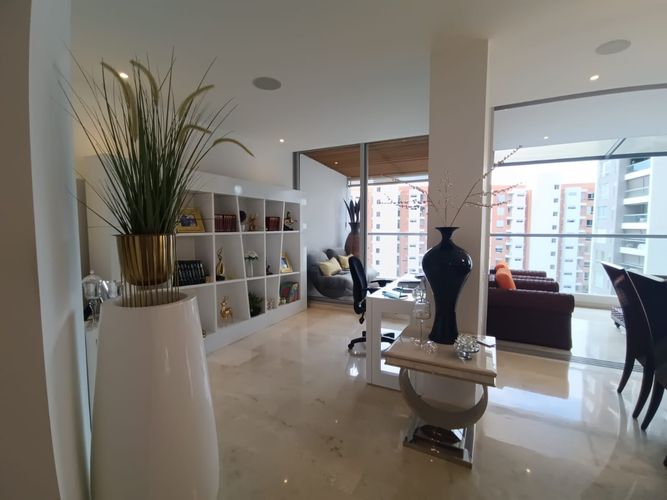 Apartamento de 3 alcobas en venta en Santa Teresita, Cali, 294 m² · foto 8 de 24