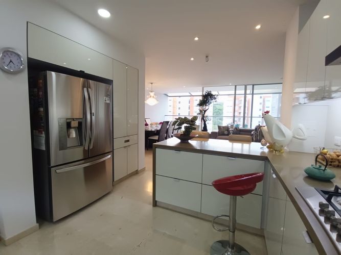Apartamento de 3 alcobas en venta en Santa Teresita, Cali, 294 m² · foto 11 de 24