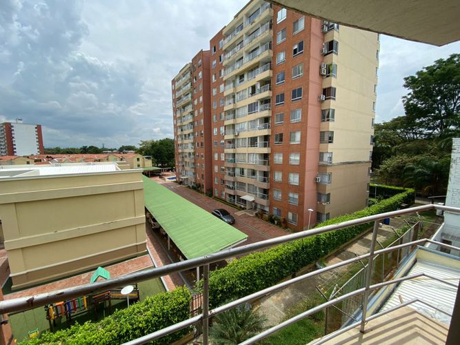 Edificio en venta en Ciudad Jardin, Cali, 269 m² · foto 6 de 19