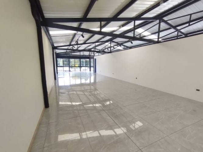 Local en arriendo en Llano Grande, Rionegro, 300 m² · foto 2 de 16