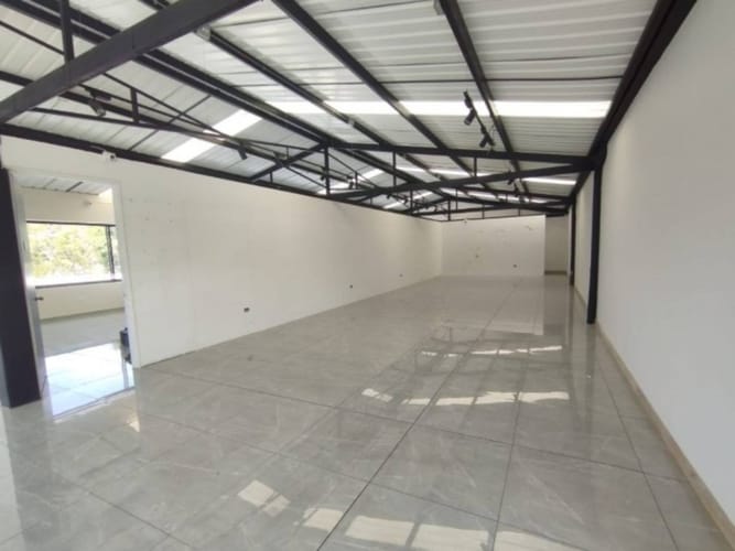 Local en arriendo en Llano Grande, Rionegro, 300 m² · foto 3 de 16
