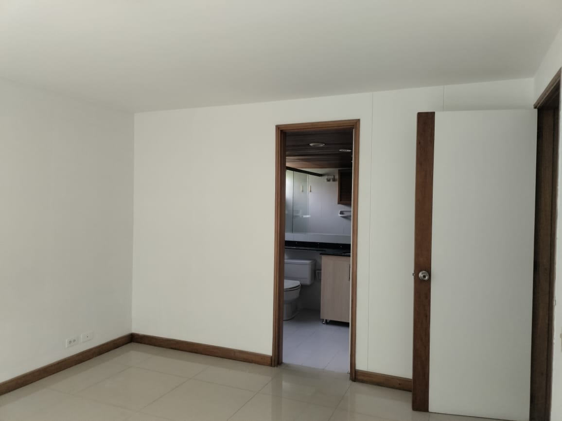 Apartamento en arriendo en El Poblado, Medellín · foto 11 de 15