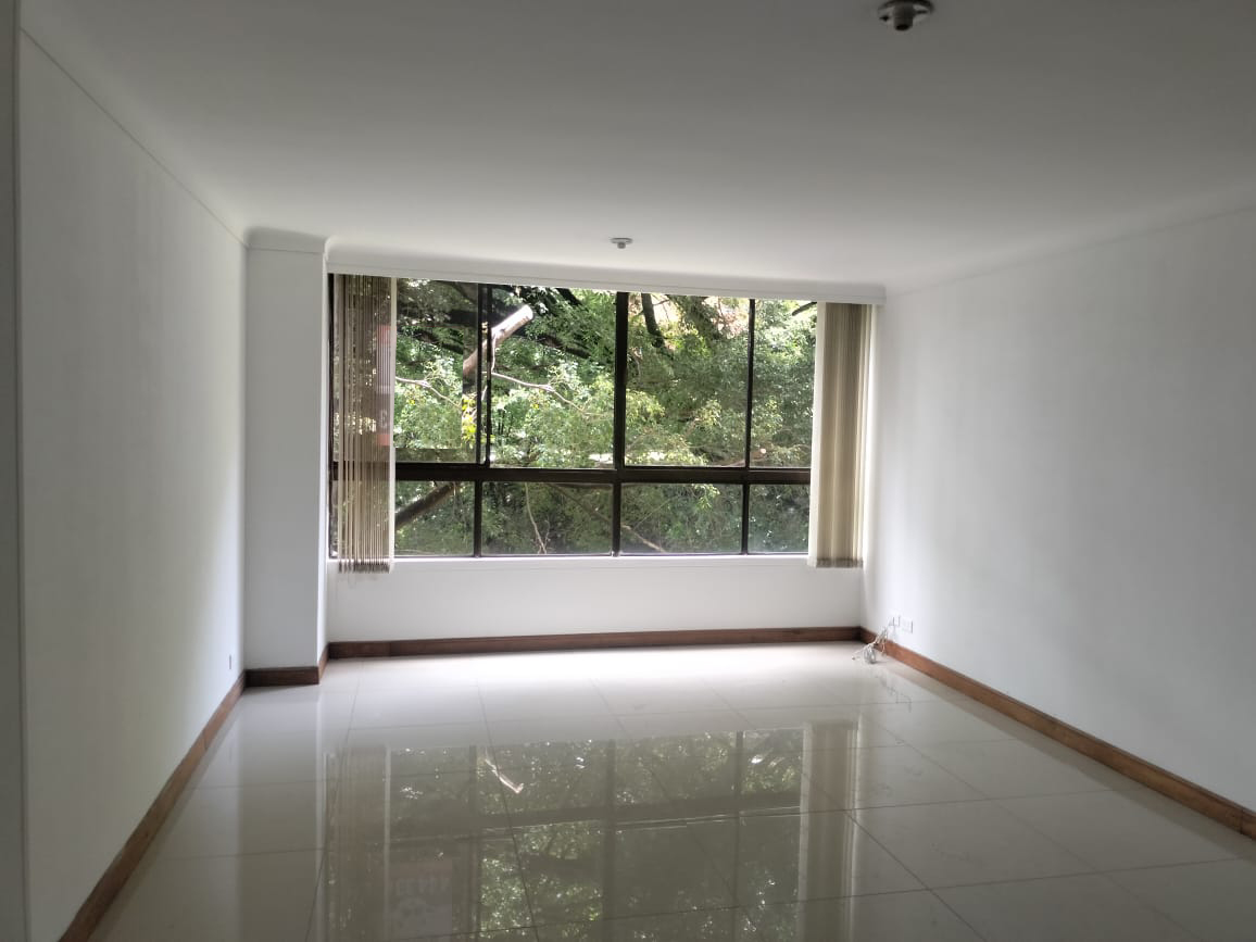 Apartamento en arriendo en El Poblado, Medellín · foto 2 de 15