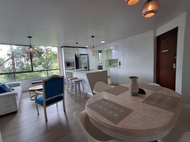 Apartamento de 3 alcobas en venta en El Poblado, Medellín, 78 m² · foto 2 de 21