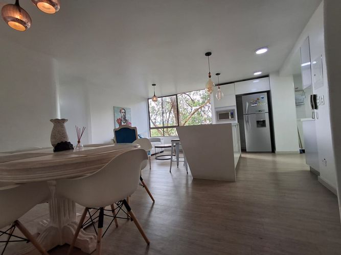 Apartamento de 3 alcobas en venta en El Poblado, Medellín, 78 m² · foto 3 de 21