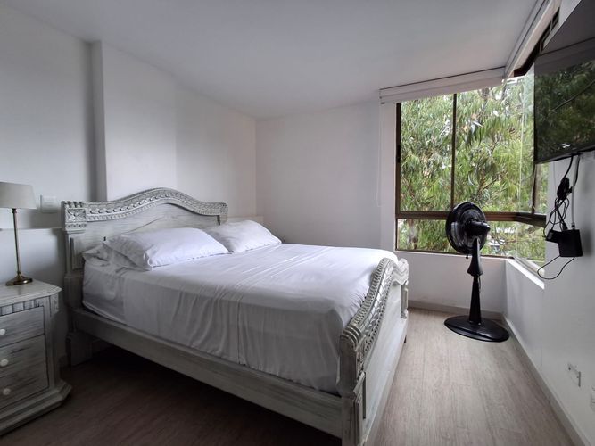 Apartamento de 3 alcobas en venta en El Poblado, Medellín, 78 m² · foto 13 de 21