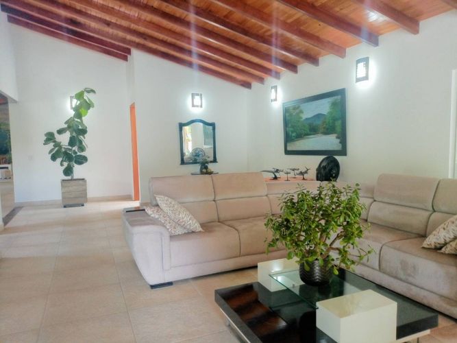 Casa de 3 alcobas en venta en Las Mercedes, Jamundí, 439 m² · foto 12 de 24