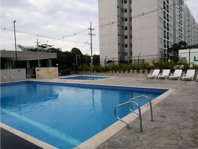 Apartamento de 2 alcobas en venta en Bochalema, Cali, 64 m² · foto 2 de 24