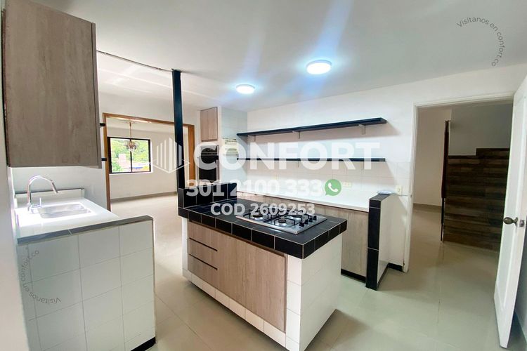 Apartamento de 4 alcobas en arriendo en Conquistadores, Medellín, 230 m² · foto 9 de 24