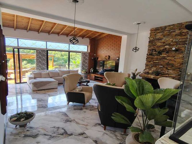 Casa de 3 alcobas en venta en El Porvenir, Rionegro, 270 m² · foto 3 de 24