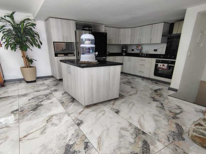 Casa de 3 alcobas en venta en El Porvenir, Rionegro, 270 m² · foto 9 de 24