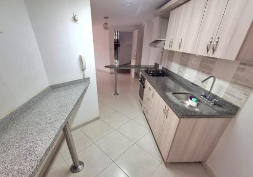 Apartamento en venta en Chipre, Manizales · foto 6 de 16