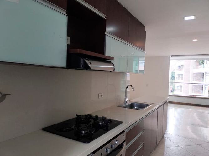 Apartamento de 3 alcobas en arriendo en El Poblado, Medellín, 100 m² · foto 6 de 19