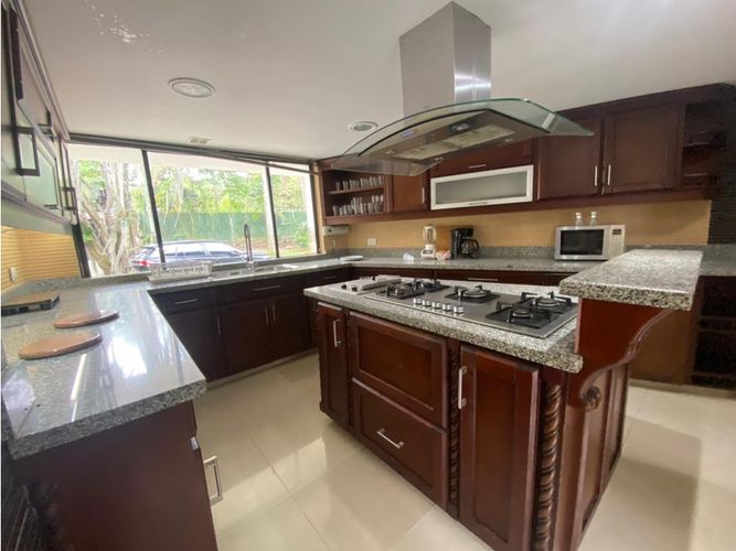 Casa de 6 alcobas en venta en Pance, Cali · foto 9 de 24