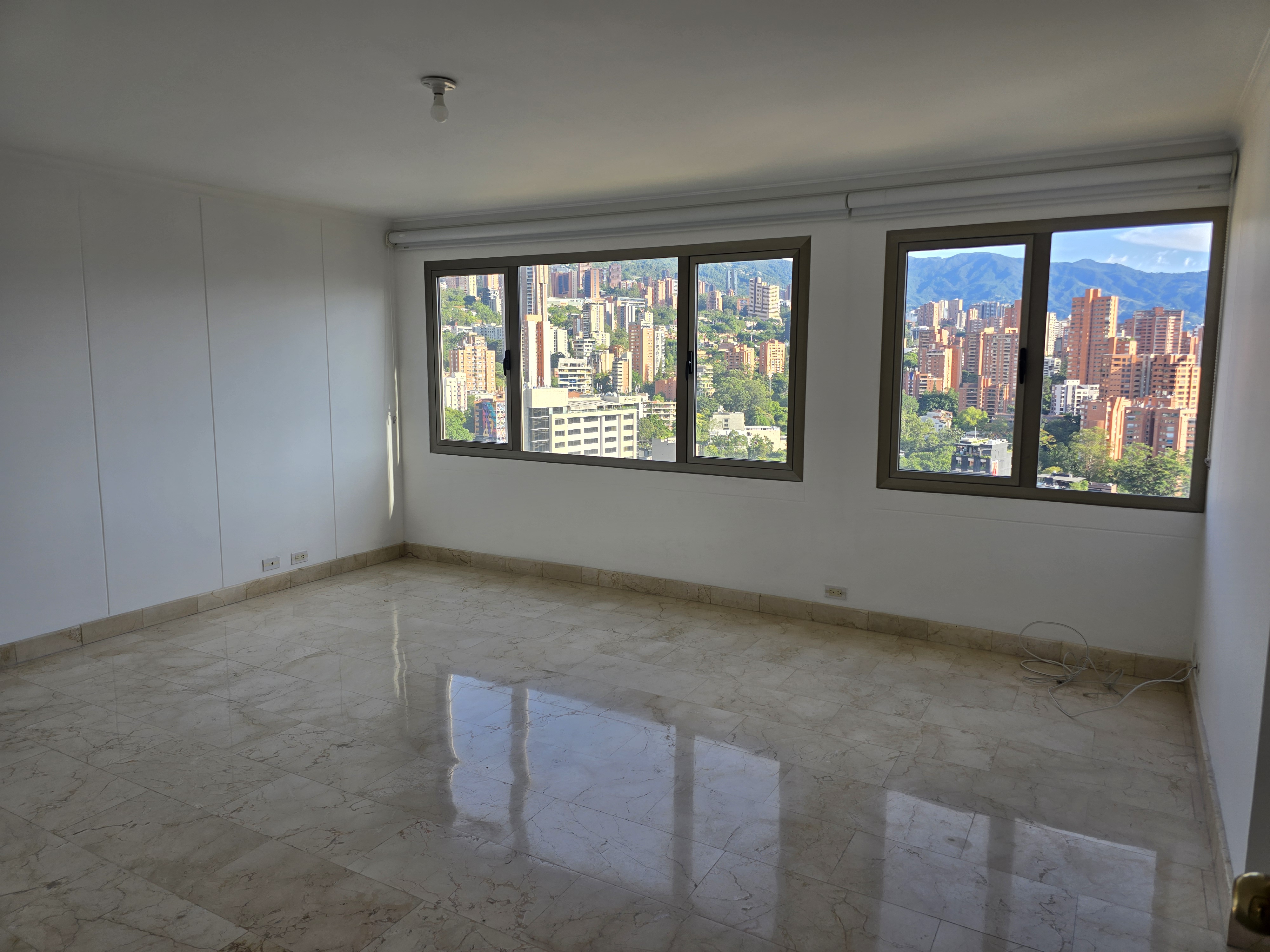 Apartamento en venta en Lalinde, Medellín · foto 3 de 9