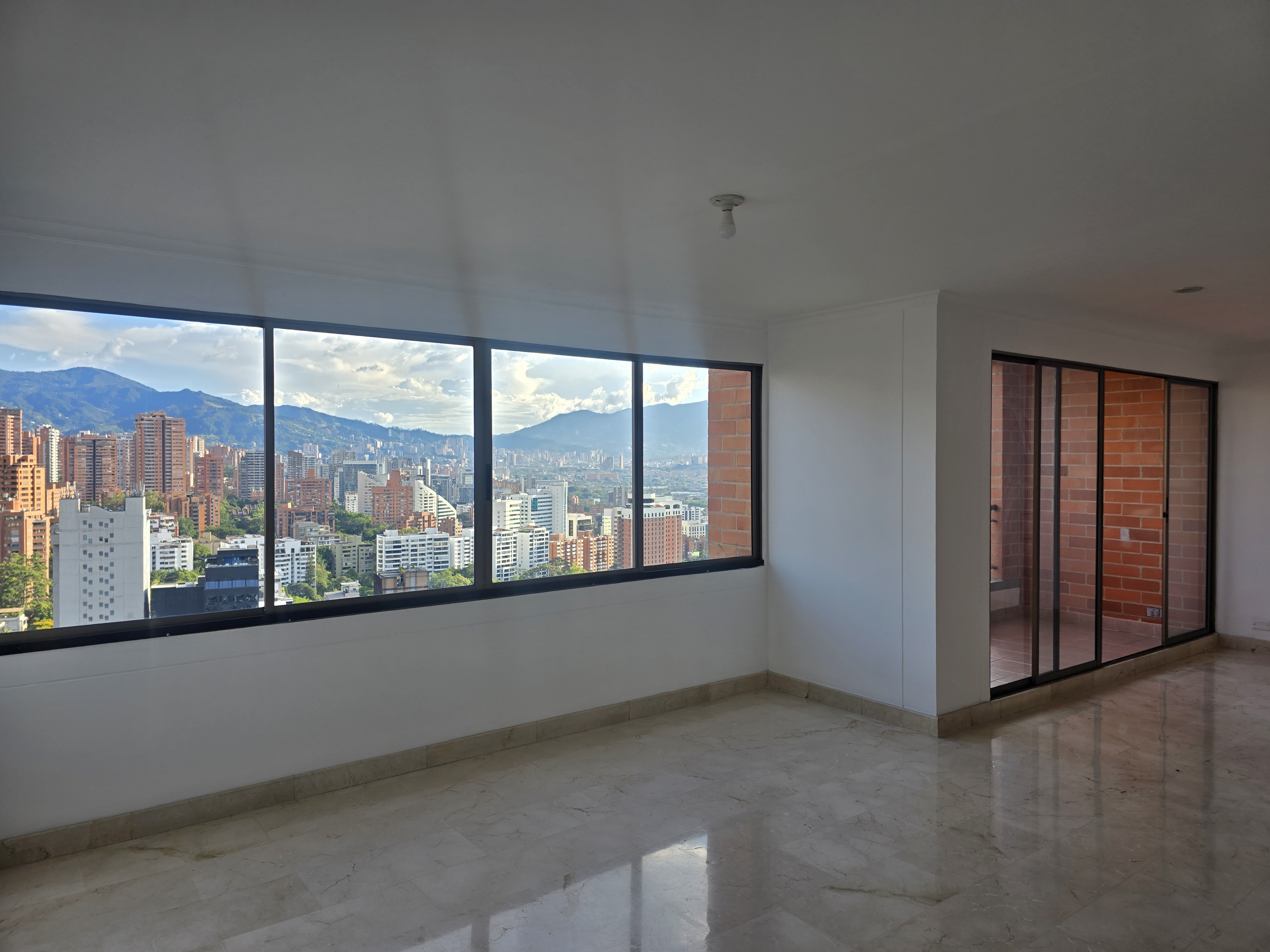 Apartamento en venta en Lalinde, Medellín · foto 5 de 9