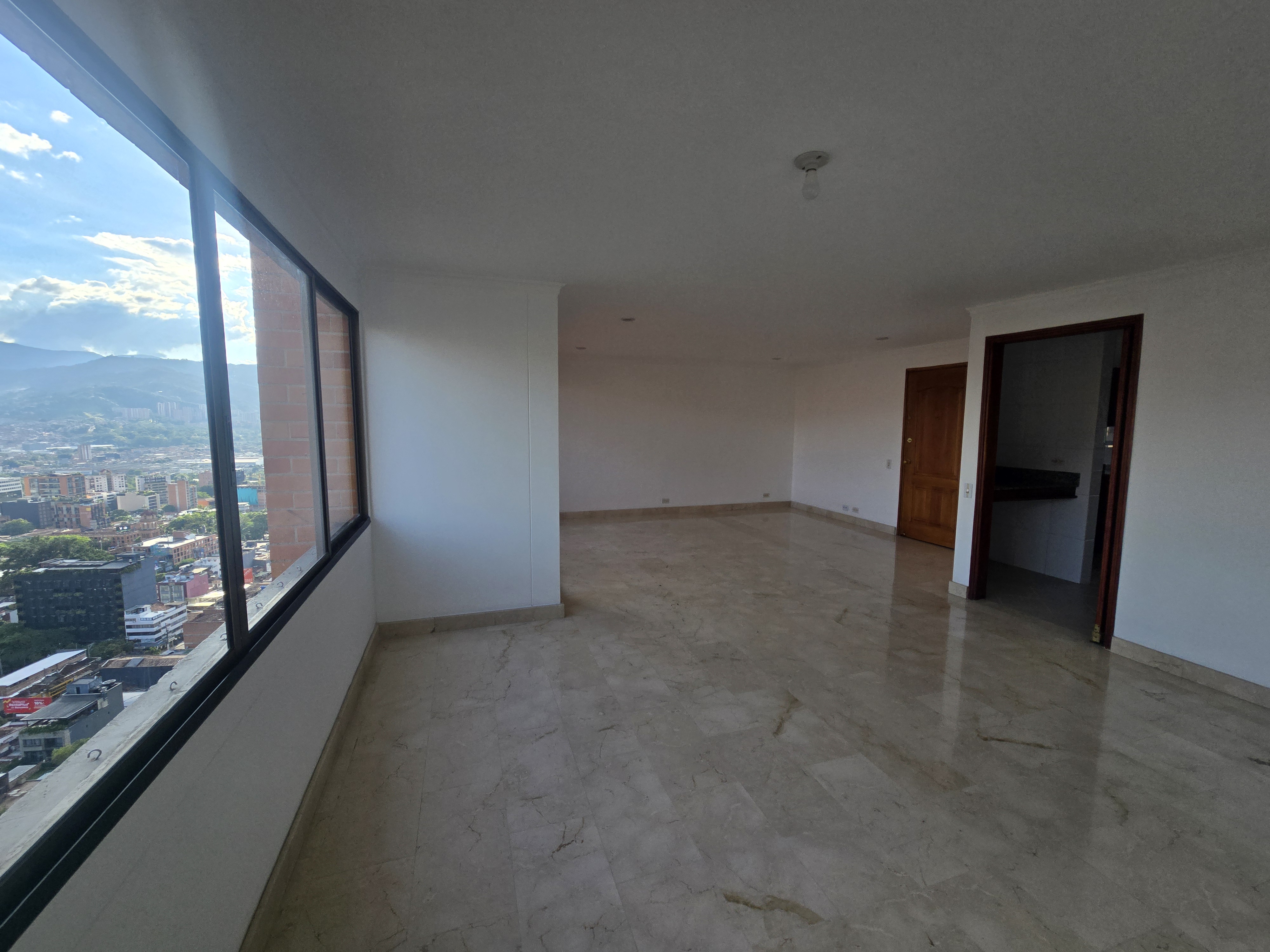 Apartamento en venta en Lalinde, Medellín · foto 8 de 9