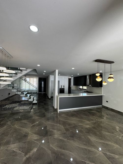 Casa de 5 alcobas en venta en Las Mercedes, Jamundí, 225 m² · foto 2 de 19