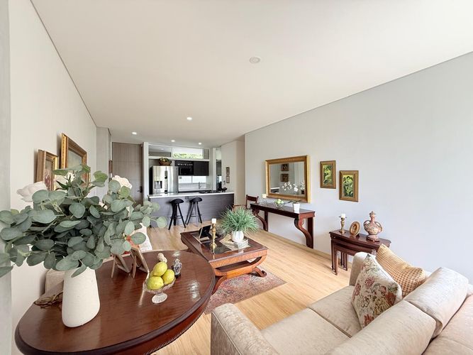 Apartamento de 2 alcobas en venta en El Poblado, Medellín, 113 m² · foto 3 de 12