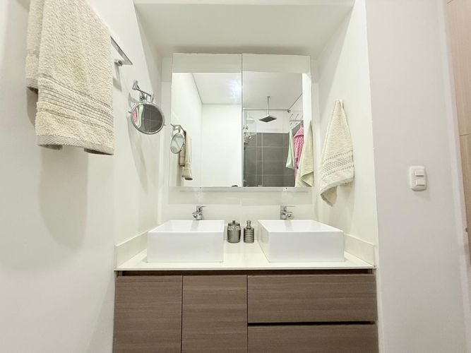 Apartamento de 2 alcobas en venta en El Poblado, Medellín, 113 m² · foto 11 de 12